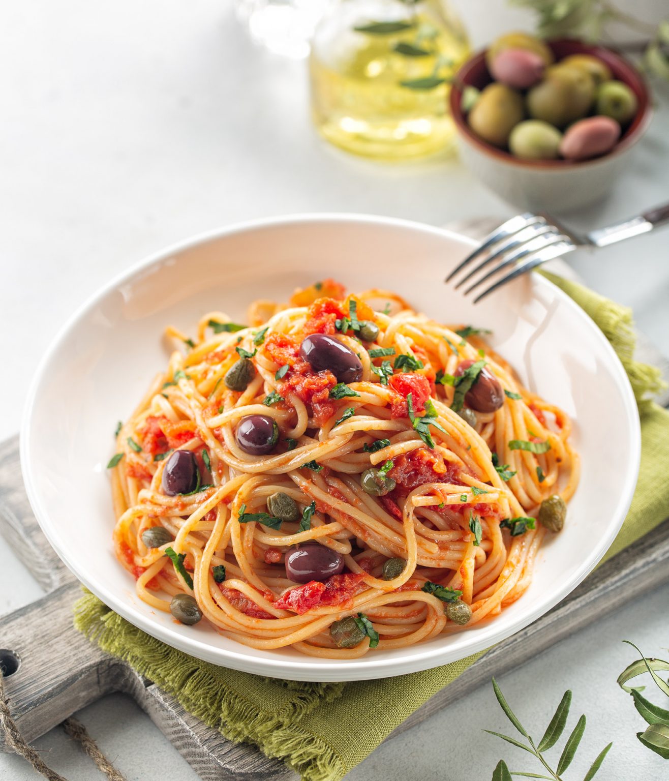 Spaghetti alla Puttanesca: Die schnelle Pasta - adorano